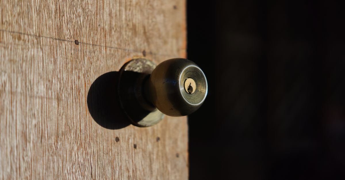 Rekey or Replace? What Changing Your Locks Actually Costs in Oshawa — Fast Oshawa Locksmith