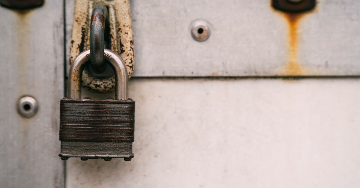 Locked out of house with no key? Emergency locksmith entry, step by step — Fast Oshawa Locksmith